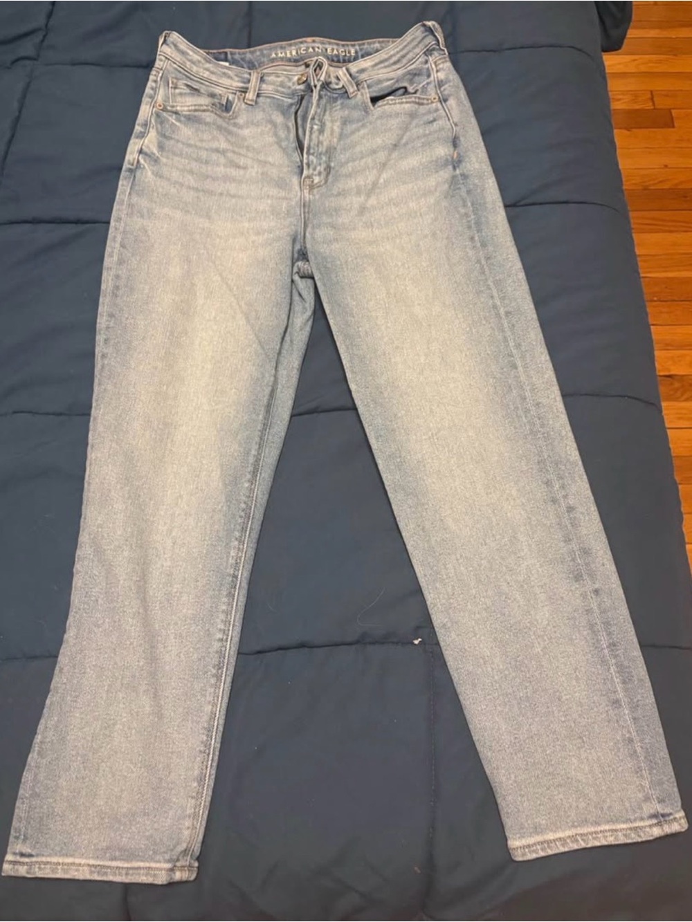 American Eagle Outfitters Straight Leg Jeans in Light Blue Wash